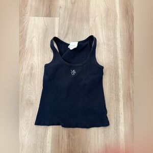 Viktoria & Woods tank *Read*